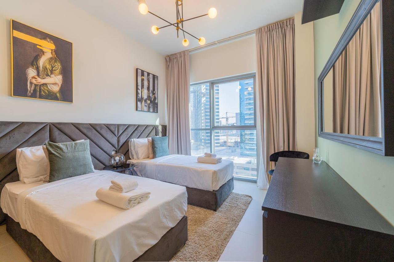 Nouveau Art Deco 3Br With Burj & Canal Views Дубай Экстерьер фото